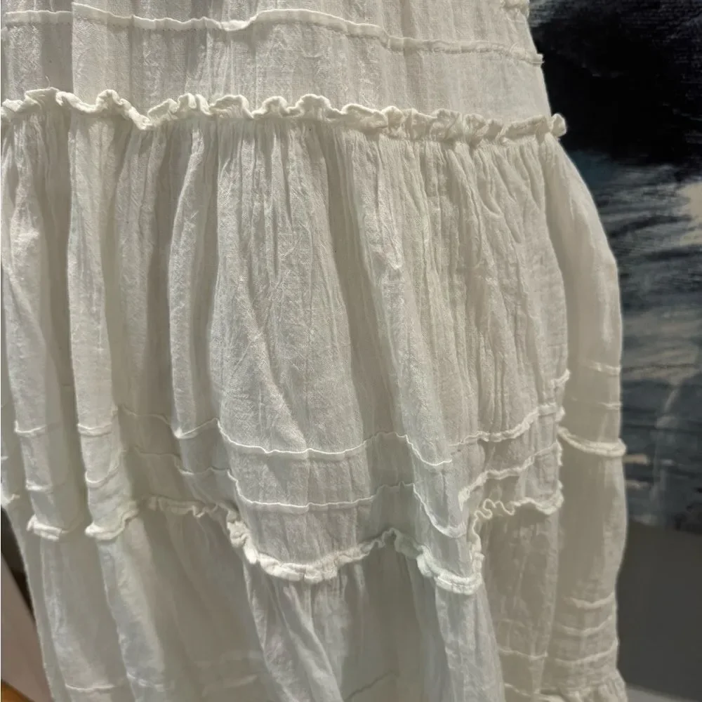 Elegant Cream Lace Dress - Picture 4 of 5